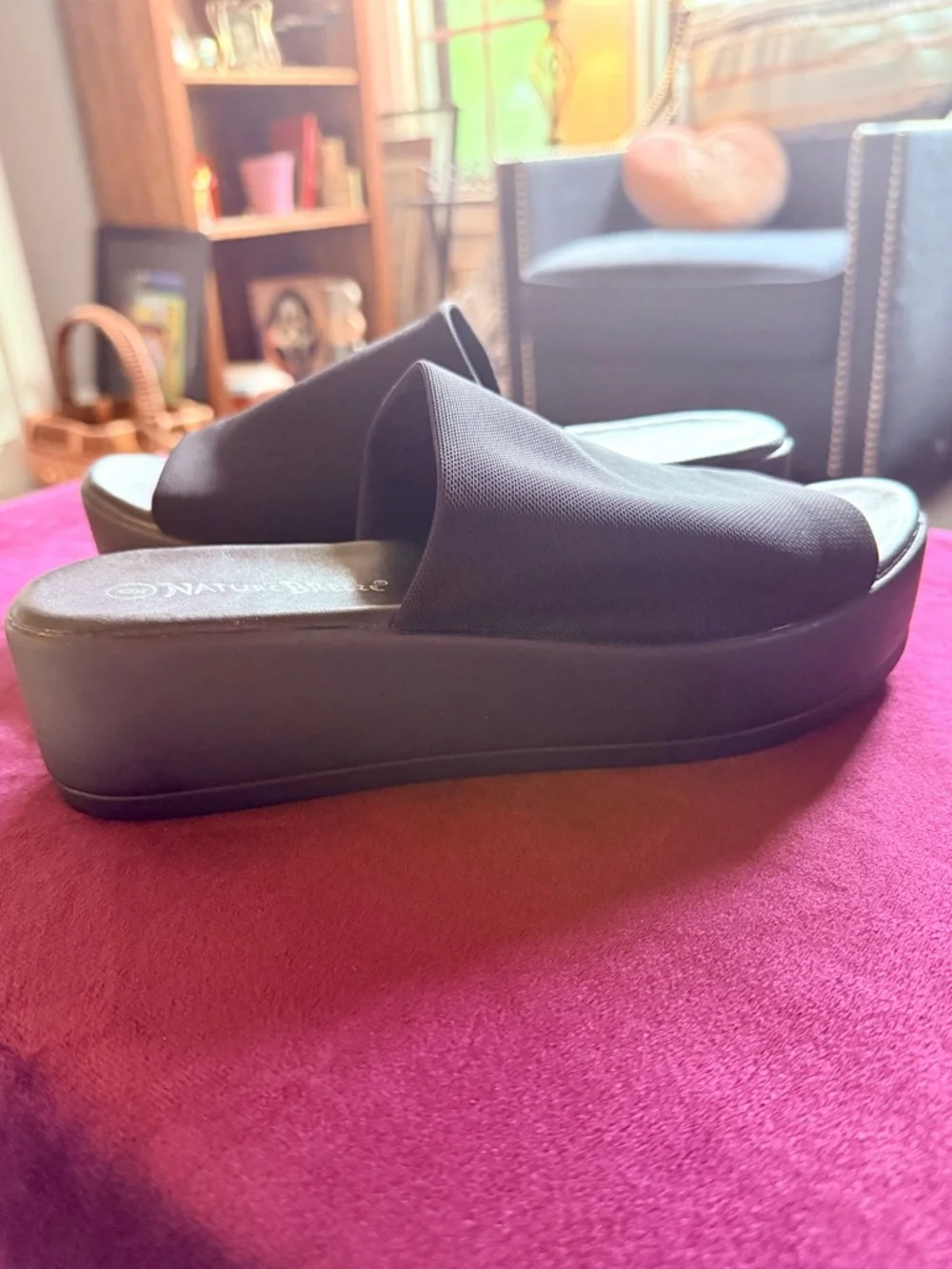 90’s Vibe Black Platform Slide Sandals - Nature Breeze - Picture 3 of 4